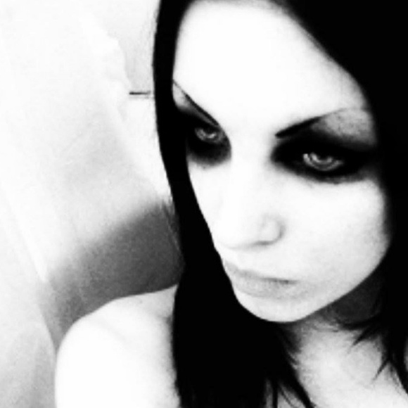 Meet your Posher, Ava - Picture 4 of 12